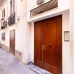 Talia - Central And Elegant Suites In The Heart Of Palermo