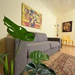 Casa Amarilla