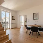 Oretea Apartment With Terrace By Wonderful Italy
