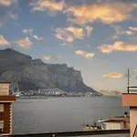 King\'S House Apartments