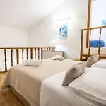 Noble Suite