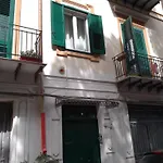 B&B \