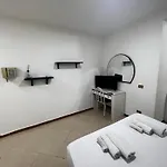 1 Room Apartment Near By Central Train Station