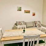 Central Apartment - Le Burnie