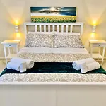 Central Apartment - Le Burnie