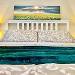 Central Apartment - Le Burnie