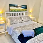 Central Apartment - Le Burnie