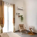 De Valois Apartment