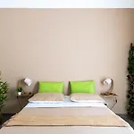 De Valois Apartment