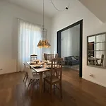 Laura\'S Apartment