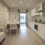 Ludo Holiday House - Charming Con Patio A Due Passi Dalla Cattedrale