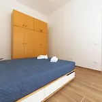 Anna\'S Central Apartment