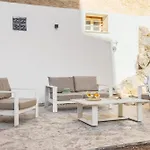 Travel Rooms - Arenella Holidays