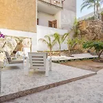 Travel Rooms - Arenella Holidays