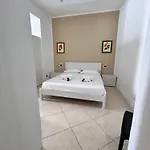 Leam Apartment 5