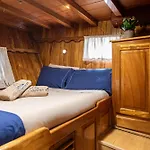 Sicily Sea Charter Caicco Hande Capo Galera