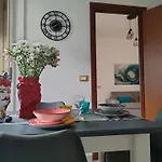 D\'Amelio Sweet Home