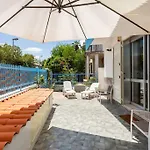 Bright Apartment In Mondello 350 M To The Beach