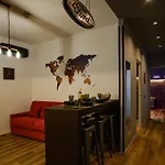 Lm Industrial Apartment & Suite