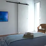Apartment With Kitchen Balcony And Ac