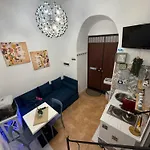 Caminneci Palace & Rooms