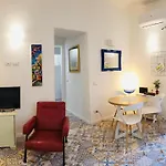 Elvira Studio Flat,Via Dante,Near Lolli Station