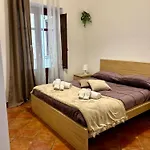 Sikelia Apartment