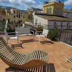 Sunny Loft With Terrace And Jacuzzi In The City Centre