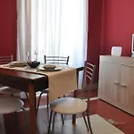 B&T Holiday House