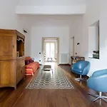 Dante Vintage Apartment