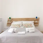 Sant\'Agostino Apartment By Domusicily