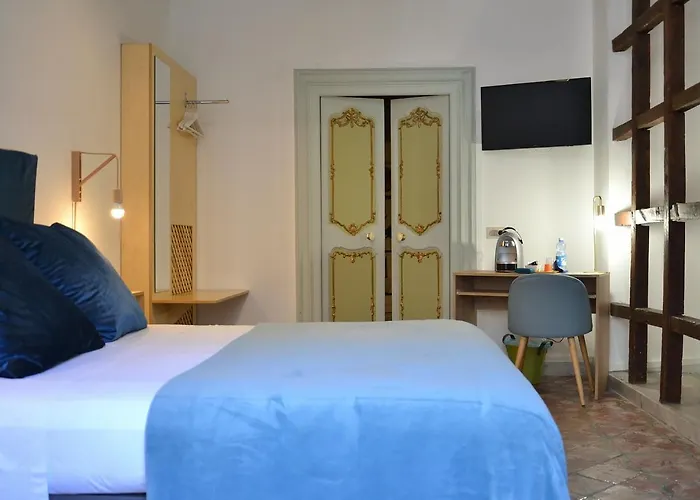 Pal Art Rooms & Suite
