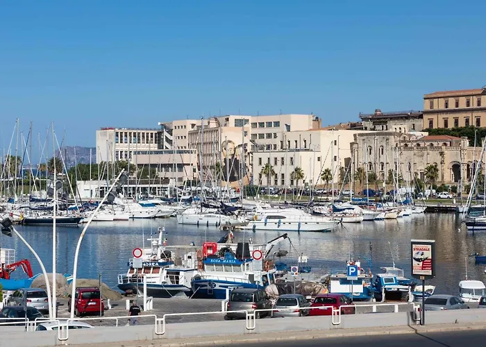 Appartamenti Porto Antico La Cala
