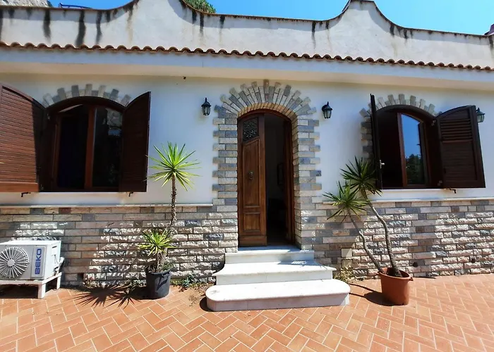House Baldanza Villa By The Sea