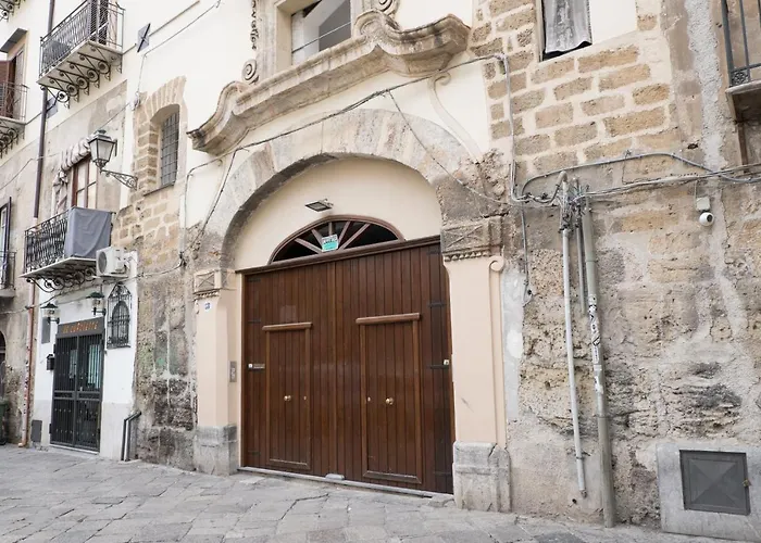 Charming House In The Historic Center Of Palermo