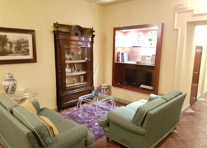 Massimo Teather Suite
