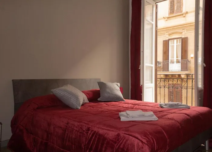 Pacini Deluxe Apartment