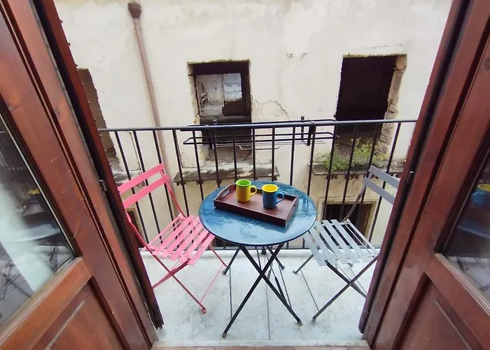 Apartment By The Market