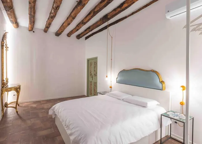 Calderai 82 Suites 1 E 2