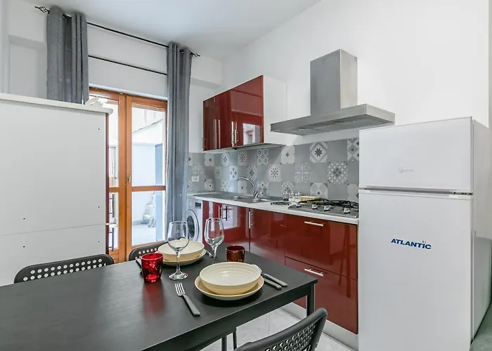 Villa Malfitano And Lolli Station Apt With Terrace