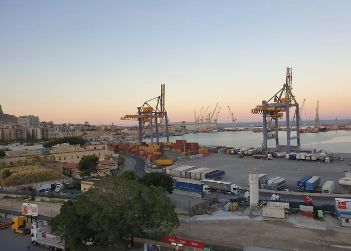 Port Side Elegance Palermo