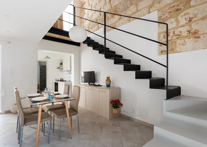 Rys Mondello House