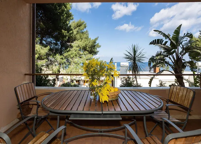 Da Irma e Clelia, Villa a Mondello-Addaura tra monti e mare