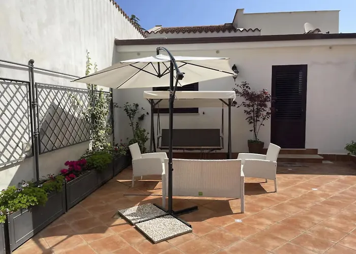 Villa Delle Magnolie Quite Place Next To The Sea