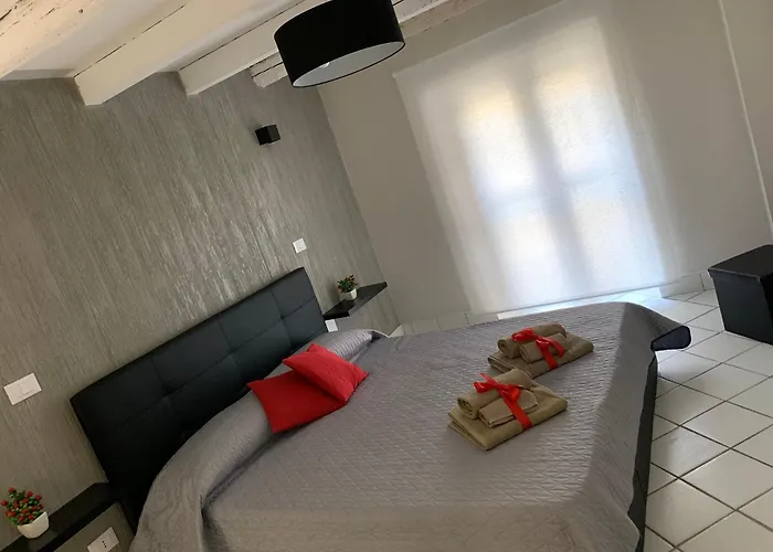 Vicolo Carini Home