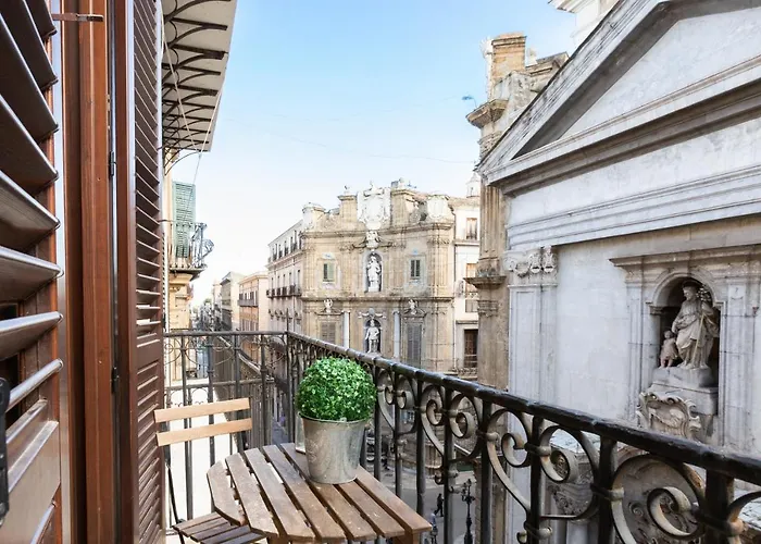 Quattro Canti Charming Flat
