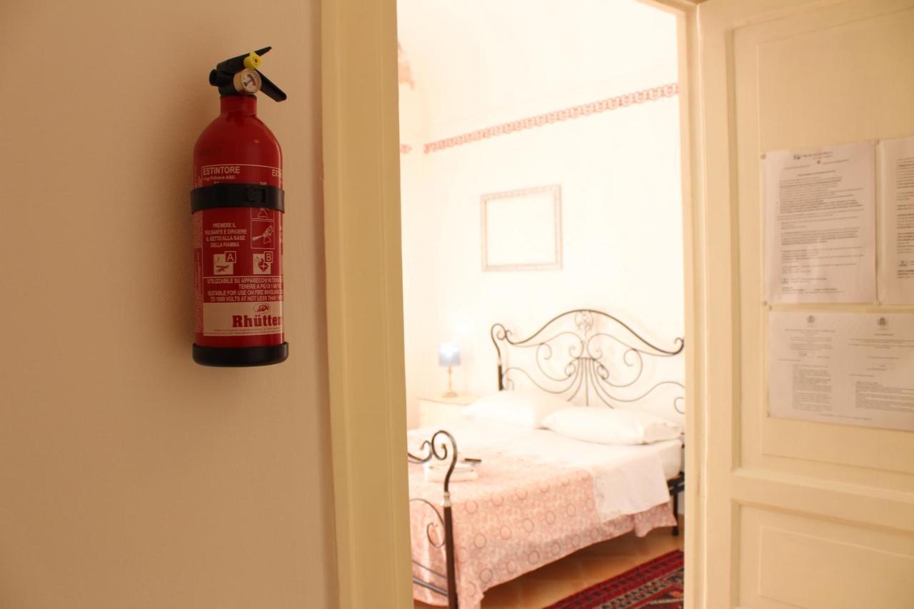 Bed & Breakfast Bed&book Palazzo Cutelli 3*