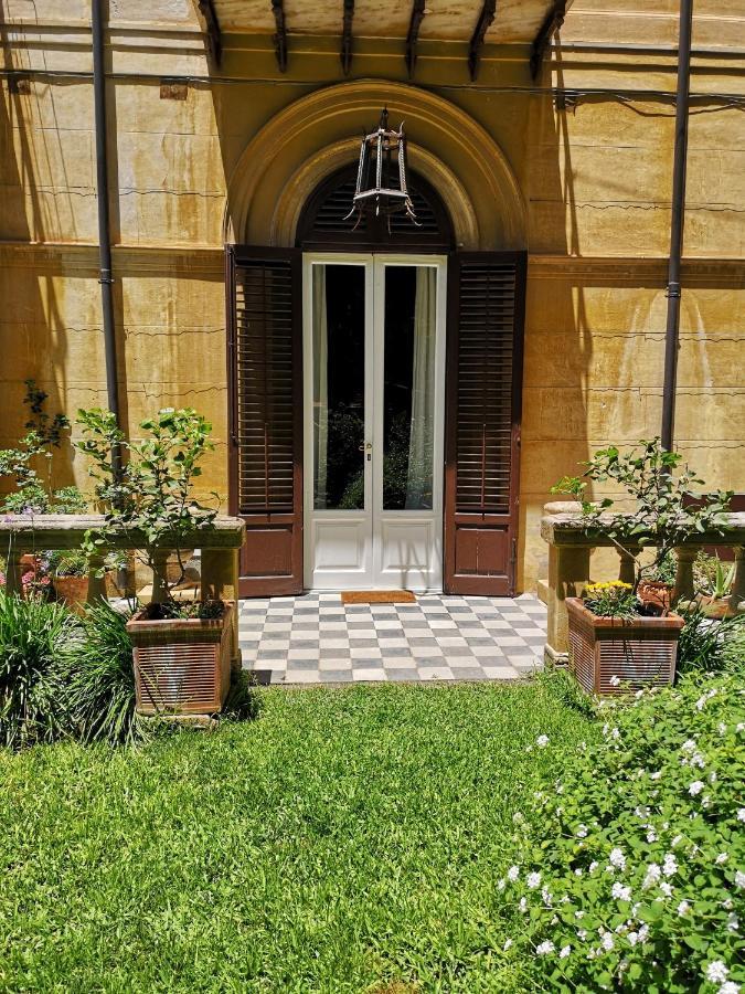 Acomodação com café da manhã  Garden In Private On Via Liberta Palermo