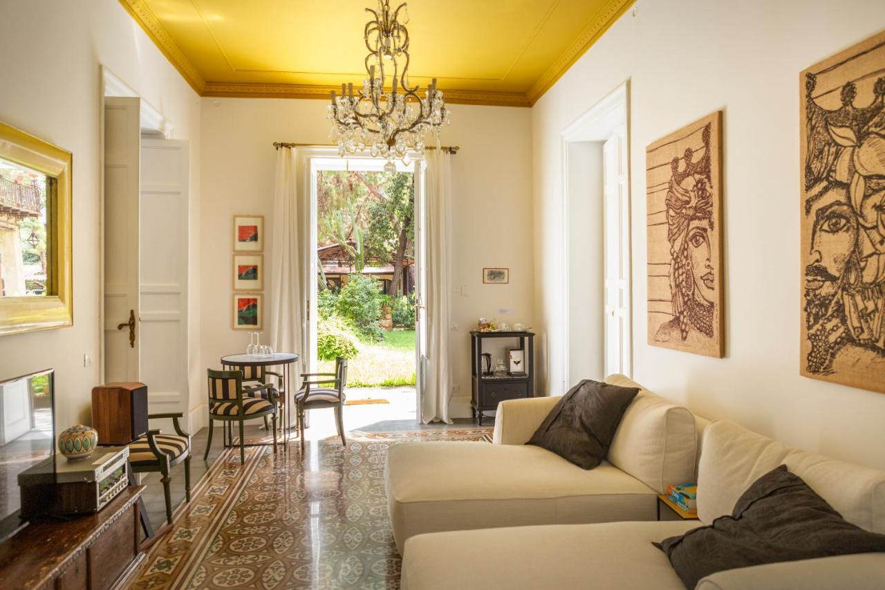 Acomodação com café da manhã  Garden In Private On Via Liberta 2*