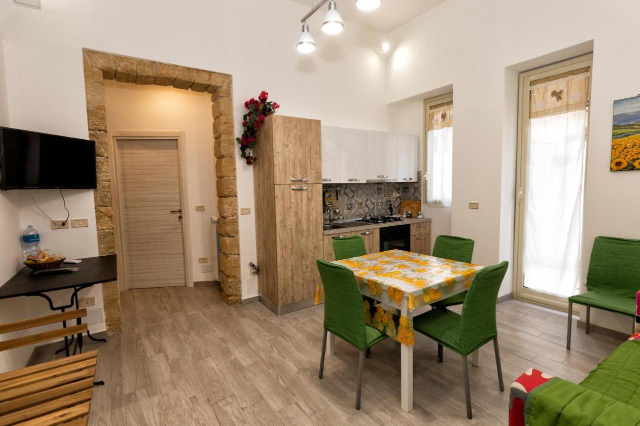 Bed & Breakfast Garden House: And For Holidays